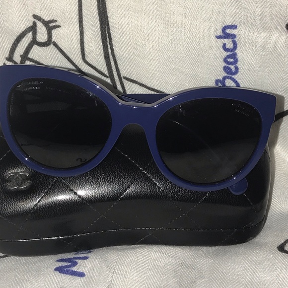 CHANEL Accessories - CHANEL NAVY BLUE SIGNATURE SUNGLASSES
